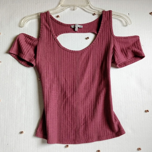 Charlotte Russe Tops - Charlotte Russe Cold Shoulder Open Back Crop Top